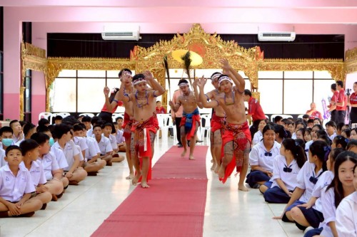 เทศบาลนครแม่สอด ร่วมงานแสดงมุทิตาจิต แด่ผู้เกษียณอายุราชการ (นายเจริญ รวมเขียน)