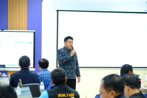 ทน.แม่สอด ร่วมโครงการอบรมเชิงปฏิบัติการในหัวข้อ \"การใช้ Generative AI พลิกกระบวนงานจังหวัดตากให้รวดเร็ว\"