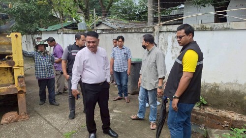 ทน.แม่สอด ร่วมกับ เรือนจำอำเภอแม่สอด ลงพื้นที่ขุดลอกท่อระบายน้ำ ในเขตพื้นที่เทศบาลนครแม่สอด