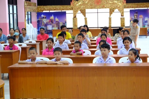 เทศบาลนครแม่สอด ร่วมมอบทุนปัจจัยพื้นฐานสำหรับนักเรียนยากไร้ โรงเรียนเทศบาลวัดดอนแก้ว