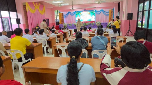 เทศบาลนครแม่สอด ร่วมมอบทุนปัจจัยพื้นฐานสำหรับนักเรียนยากไร้ โรงเรียนเทศบาลวัดดอนแก้ว