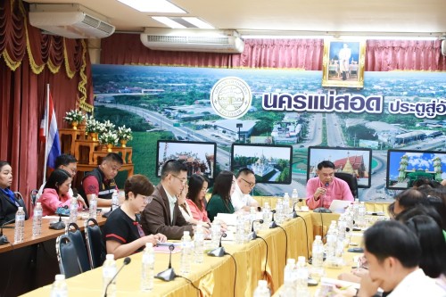 เทศบาลนครแม่สอด จัดประชุมหัวหน้าส่วนราชการ ประจำเดือนกันยายน พ.ศ.2568