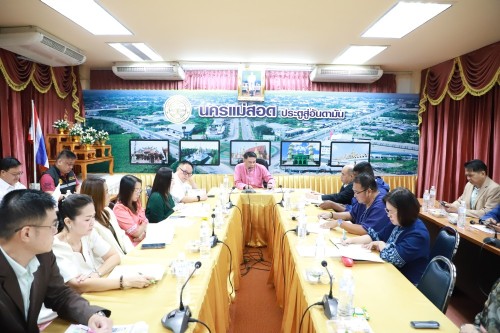 เทศบาลนครแม่สอด จัดประชุมหัวหน้าส่วนราชการ ประจำเดือนกันยายน พ.ศ.2568