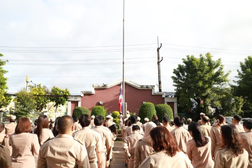 เทศบาลนครแม่สอด จัดกิจกรรมเคารพธงชาติ เนื่องในวันพระราชทานธงชาติไทย
