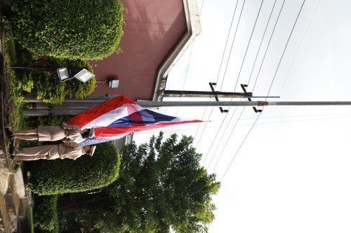 เทศบาลนครแม่สอด จัดกิจกรรมเคารพธงชาติ เนื่องในวันพระราชทานธงชาติไทย