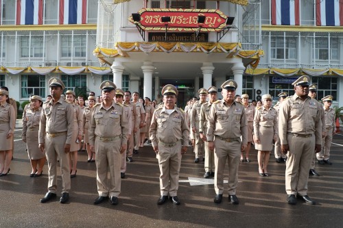 เทศบาลนครแม่สอด จัดกิจกรรมเคารพธงชาติ เนื่องในวันพระราชทานธงชาติไทย