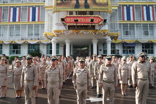 เทศบาลนครแม่สอด จัดกิจกรรมเคารพธงชาติ เนื่องในวันพระราชทานธงชาติไทย