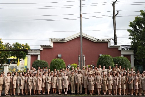 เทศบาลนครแม่สอด จัดกิจกรรมเคารพธงชาติ เนื่องในวันพระราชทานธงชาติไทย