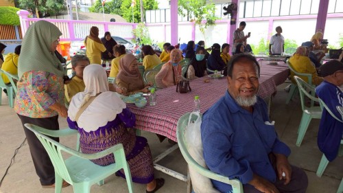 เทศบาลนครแม่สอด เข้าร่วมการจัดกิจกรรมประชุมผู้สูงอายุชุมชนอิสลาม ประจำเดือนกันยายน