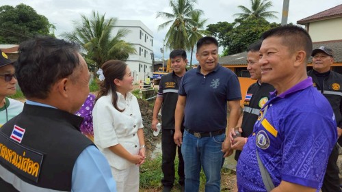 ทน.แม่สอด บูรณาการร่วมกับองค์การบริหารส่วนจังหวัดตาก ลงพื้นที่ขุดลอกลำเหมืองสาธารณะชุมชนสองแคว1 และชุมชนสองแคว2 เพื่อป้องกันน้ำท่วมขัง