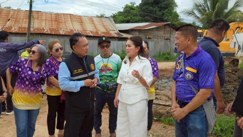 ทน.แม่สอด บูรณาการร่วมกับองค์การบริหารส่วนจังหวัดตาก ลงพื้นที่ขุดลอกลำเหมืองสาธารณะชุมชนสองแคว1 และชุมชนสองแคว2 เพื่อป้องกันน้ำท่วมขัง