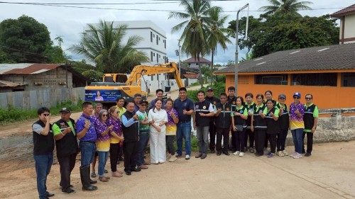 ทน.แม่สอด บูรณาการร่วมกับองค์การบริหารส่วนจังหวัดตาก ลงพื้นที่ขุดลอกลำเหมืองสาธารณะชุมชนสองแคว1 และชุมชนสองแคว2 เพื่อป้องกันน้ำท่วมขัง