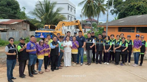 ทน.แม่สอด บูรณาการร่วมกับองค์การบริหารส่วนจังหวัดตาก ลงพื้นที่ขุดลอกลำเหมืองสาธารณะชุมชนสองแคว1 และชุมชนสองแคว2 เพื่อป้องกันน้ำท่วมขัง