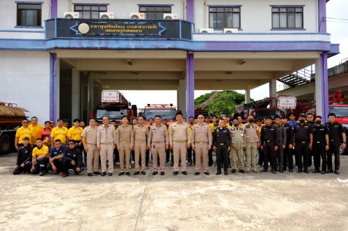 เทศบาลนครแม่สอด มอบนโยบายและตรวจแถวเจ้าหน้าที่ฝ่ายป้องกันและบรรเทาสาธารณภัย