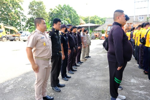 เทศบาลนครแม่สอด มอบนโยบายและตรวจแถวเจ้าหน้าที่ฝ่ายป้องกันและบรรเทาสาธารณภัย