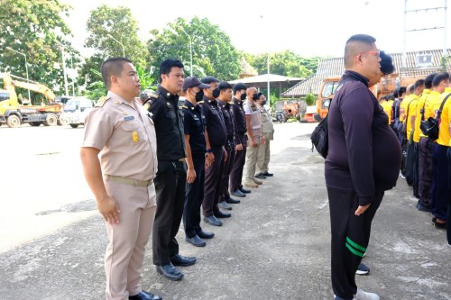 เทศบาลนครแม่สอด มอบนโยบายและตรวจแถวเจ้าหน้าที่ฝ่ายป้องกันและบรรเทาสาธารณภัย