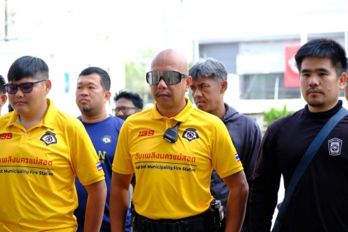 เทศบาลนครแม่สอด มอบนโยบายและตรวจแถวเจ้าหน้าที่ฝ่ายป้องกันและบรรเทาสาธารณภัย