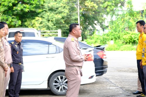 เทศบาลนครแม่สอด มอบนโยบายและตรวจแถวเจ้าหน้าที่ฝ่ายป้องกันและบรรเทาสาธารณภัย