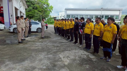 เทศบาลนครแม่สอด มอบนโยบายและตรวจแถวเจ้าหน้าที่ฝ่ายป้องกันและบรรเทาสาธารณภัย