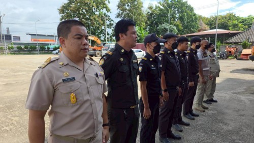 เทศบาลนครแม่สอด มอบนโยบายและตรวจแถวเจ้าหน้าที่ฝ่ายป้องกันและบรรเทาสาธารณภัย