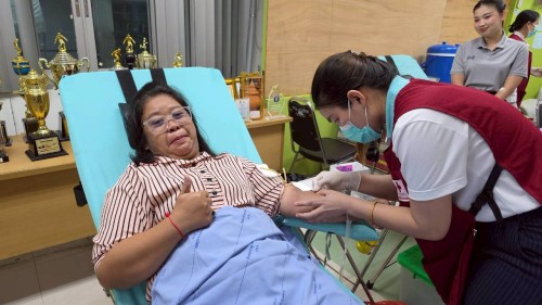 เทศบาลนครแม่สอด ร่วมกับโรงพยาบาลแม่สอด จัดกิจกรรมบริจาคโลหิตเพื่อถวายเป็นพระราชกุศลแด่พระบาทสมเด็จพระบรมชนกาธิเบศร มหาภูมิพลอดุลยเดชมหาราช บรมนาถบพิตร 