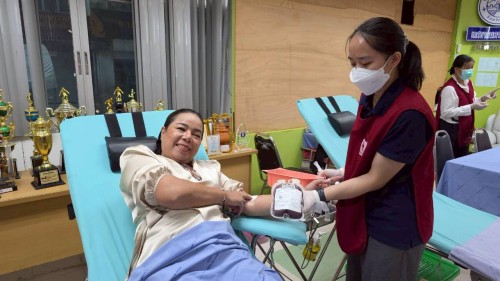 เทศบาลนครแม่สอด ร่วมกับโรงพยาบาลแม่สอด จัดกิจกรรมบริจาคโลหิตเพื่อถวายเป็นพระราชกุศลแด่พระบาทสมเด็จพระบรมชนกาธิเบศร มหาภูมิพลอดุลยเดชมหาราช บรมนาถบพิตร 