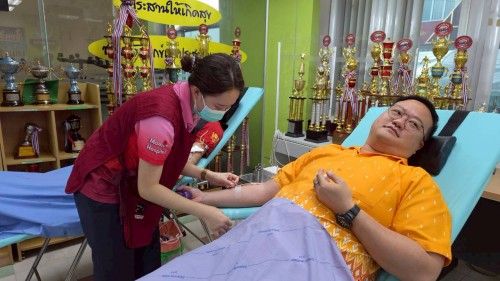 เทศบาลนครแม่สอด ร่วมกับโรงพยาบาลแม่สอด จัดกิจกรรมบริจาคโลหิตเพื่อถวายเป็นพระราชกุศลแด่พระบาทสมเด็จพระบรมชนกาธิเบศร มหาภูมิพลอดุลยเดชมหาราช บรมนาถบพิตร 