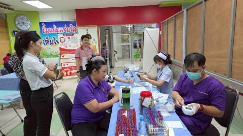 เทศบาลนครแม่สอด ร่วมกับโรงพยาบาลแม่สอด จัดกิจกรรมบริจาคโลหิตเพื่อถวายเป็นพระราชกุศลแด่พระบาทสมเด็จพระบรมชนกาธิเบศร มหาภูมิพลอดุลยเดชมหาราช บรมนาถบพิตร 