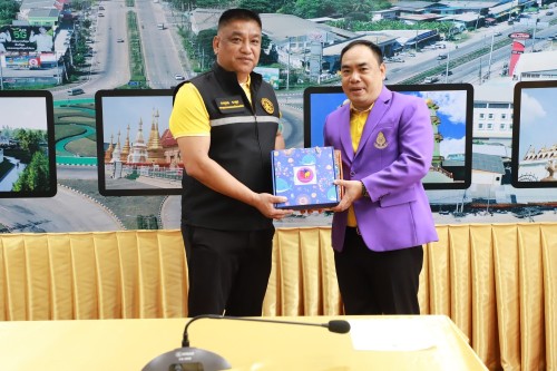 เทศบาลนครแม่สอด มอบเกียรติบัตรให้แก่นักเรียนโรงเรียนสรรพวิทยาคม ผู้ผ่านการฝึกประสบการณ์ ในคลินิกชุมอบอุ่น