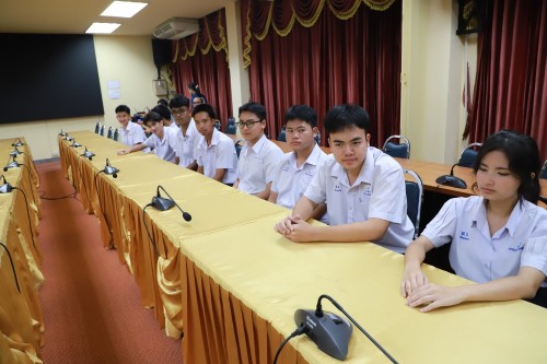 เทศบาลนครแม่สอด มอบเกียรติบัตรให้แก่นักเรียนโรงเรียนสรรพวิทยาคม ผู้ผ่านการฝึกประสบการณ์ ในคลินิกชุมอบอุ่น