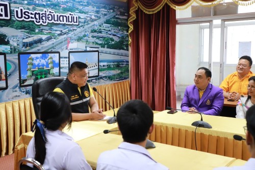 เทศบาลนครแม่สอด มอบเกียรติบัตรให้แก่นักเรียนโรงเรียนสรรพวิทยาคม ผู้ผ่านการฝึกประสบการณ์ ในคลินิกชุมอบอุ่น