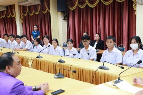 เทศบาลนครแม่สอด มอบเกียรติบัตรให้แก่นักเรียนโรงเรียนสรรพวิทยาคม ผู้ผ่านการฝึกประสบการณ์ ในคลินิกชุมอบอุ่น