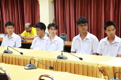 เทศบาลนครแม่สอด มอบเกียรติบัตรให้แก่นักเรียนโรงเรียนสรรพวิทยาคม ผู้ผ่านการฝึกประสบการณ์ ในคลินิกชุมอบอุ่น