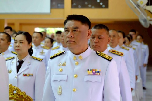 ทน.แม่สอด ร่วมพิธีเจริญพระพุทธมนต์ ทำบุญตักบาตร และพิธีวางพวงมาลา เนื่องในวันนวมินทรมหาราช ประจำปี 2568