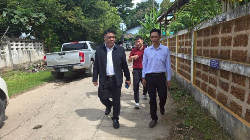 เทศบาลนครแม่สอด ร่วมกับกรมโยธาธิการและผังเมือง ลงพื้นที่การก่อสร้างถนนและท่อระบายน้ำ ตามโครงการก่อสร้างของกรมโยธาธิการและผังเมือง