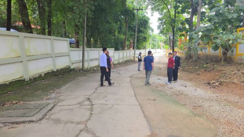 เทศบาลนครแม่สอด ร่วมกับกรมโยธาธิการและผังเมือง ลงพื้นที่การก่อสร้างถนนและท่อระบายน้ำ ตามโครงการก่อสร้างของกรมโยธาธิการและผังเมือง