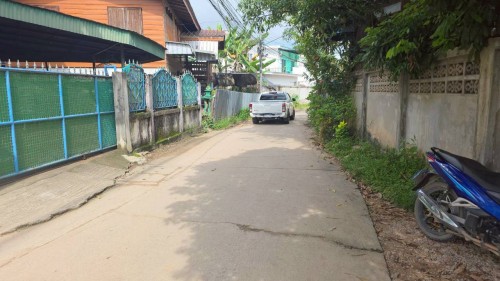 เทศบาลนครแม่สอด ร่วมกับกรมโยธาธิการและผังเมือง ลงพื้นที่การก่อสร้างถนนและท่อระบายน้ำ ตามโครงการก่อสร้างของกรมโยธาธิการและผังเมือง