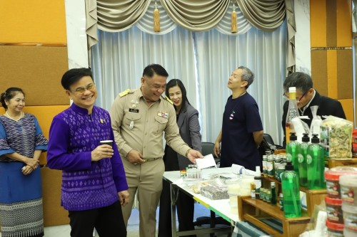 ทน.แม่สอด เข้าร่วมกิจกรรมประชุม Kick off เพื่อชี้แจงโครงการคัดเลือกพื้นที่ดำเนินงานที่มีศักยภาพในการส่งเสริมให้เกิดเป็นต้นแบบร่วมตอบโจทย์การพัฒนาใน 7 มิติทน.แม่สอด เข้าร่วมกิจกรรมประชุม Kick off เพื่อชี้แจงโครงการคัดเลือกพื้นที่ดำเนินงานที่มีศักยภาพในการส