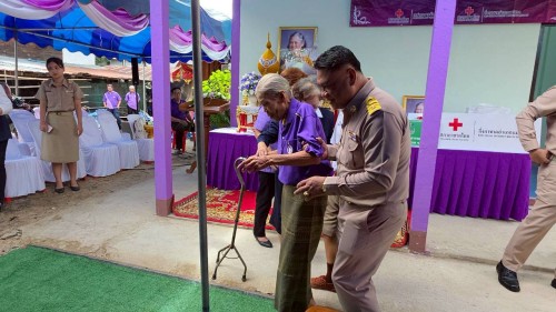 ทน.แม่สอด ร่วมพิธีมอบบ้านโครงการกาชาดปรับปรุงซ่อมแซม ที่อยู่อาศัยให้แก่ผู้ยากไร้ ผู้ด้อยโอกาสเฉลิมพระเกียรติสมเด็จพระกนิษฐาธิราชเจ้า กรมสมเด็จพระเทพรัตนราชสุดา ฯ สยามบรมราชกุมารี เนื่องในโอกาสวันคล้ายวันพระราชสมภพ ทรงพระเจริญพระชนมายุ 70 พรรษา