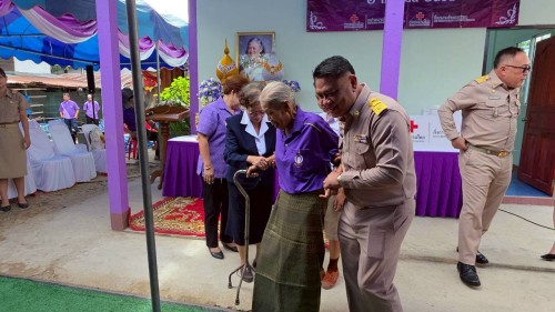 ทน.แม่สอด ร่วมพิธีมอบบ้านโครงการกาชาดปรับปรุงซ่อมแซม ที่อยู่อาศัยให้แก่ผู้ยากไร้ ผู้ด้อยโอกาสเฉลิมพระเกียรติสมเด็จพระกนิษฐาธิราชเจ้า กรมสมเด็จพระเทพรัตนราชสุดา ฯ สยามบรมราชกุมารี เนื่องในโอกาสวันคล้ายวันพระราชสมภพ ทรงพระเจริญพระชนมายุ 70 พรรษา