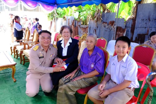 ทน.แม่สอด ร่วมพิธีมอบบ้านโครงการกาชาดปรับปรุงซ่อมแซม ที่อยู่อาศัยให้แก่ผู้ยากไร้ ผู้ด้อยโอกาสเฉลิมพระเกียรติสมเด็จพระกนิษฐาธิราชเจ้า กรมสมเด็จพระเทพรัตนราชสุดา ฯ สยามบรมราชกุมารี เนื่องในโอกาสวันคล้ายวันพระราชสมภพ ทรงพระเจริญพระชนมายุ 70 พรรษา
