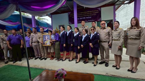 ทน.แม่สอด ร่วมพิธีมอบบ้านโครงการกาชาดปรับปรุงซ่อมแซม ที่อยู่อาศัยให้แก่ผู้ยากไร้ ผู้ด้อยโอกาสเฉลิมพระเกียรติสมเด็จพระกนิษฐาธิราชเจ้า กรมสมเด็จพระเทพรัตนราชสุดา ฯ สยามบรมราชกุมารี เนื่องในโอกาสวันคล้ายวันพระราชสมภพ ทรงพระเจริญพระชนมายุ 70 พรรษา