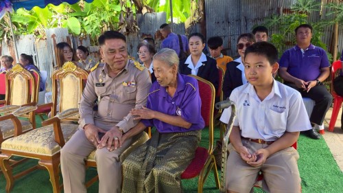 ทน.แม่สอด ร่วมพิธีมอบบ้านโครงการกาชาดปรับปรุงซ่อมแซม ที่อยู่อาศัยให้แก่ผู้ยากไร้ ผู้ด้อยโอกาสเฉลิมพระเกียรติสมเด็จพระกนิษฐาธิราชเจ้า กรมสมเด็จพระเทพรัตนราชสุดา ฯ สยามบรมราชกุมารี เนื่องในโอกาสวันคล้ายวันพระราชสมภพ ทรงพระเจริญพระชนมายุ 70 พรรษา