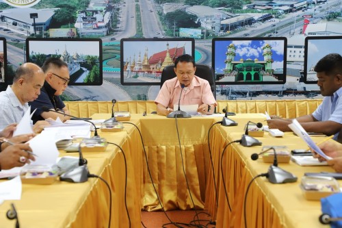 ทน.แม่สอด ประชุมคณะกรรมการพัฒนาเทศบาลนครแม่สอดเพื่อพิจารณาร่างแผนพัฒนาท้องถิ่น (พ.ศ.2566 - 2570) เพิ่มเติม ครั้งที่ 3/2568 ร่างแผนการดำเนินงาน ประจำปีงบประมาณ พ.ศ. 2569