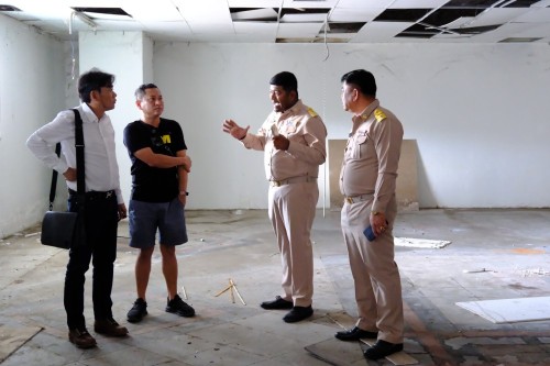 ทน.แม่สอด ลงพื้นที่สำรวจอาคารไนท์บาร์ซ่าเทศบาลนครแม่สอด เพื่อที่จะดำเนินการปรับปรุงอาคาร