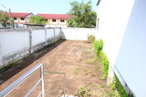 เทศบาลนครแม่สอด ลงพื้นที่ดำเนินการปรับปรุงภูมิทัศน์ โรงฆ่าสัตว์เทศบาลนครแม่สอด