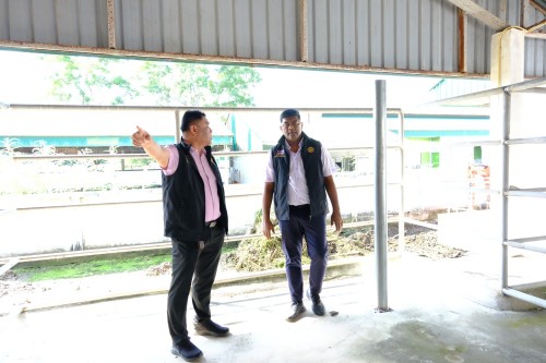 เทศบาลนครแม่สอด ลงพื้นที่ดำเนินการปรับปรุงภูมิทัศน์ โรงฆ่าสัตว์เทศบาลนครแม่สอด