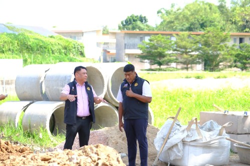 เทศบาลนครแม่สอด ลงพื้นที่ติดตามความคืบหน้า โครงการก่อสร้างกรมโยธาธิการและผังเมือง