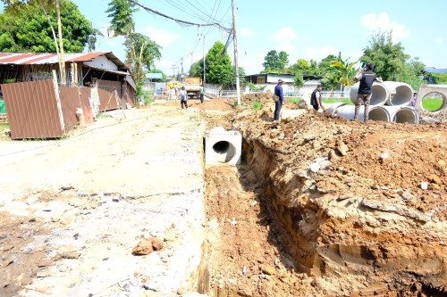 เทศบาลนครแม่สอด ลงพื้นที่ติดตามความคืบหน้า โครงการก่อสร้างกรมโยธาธิการและผังเมือง