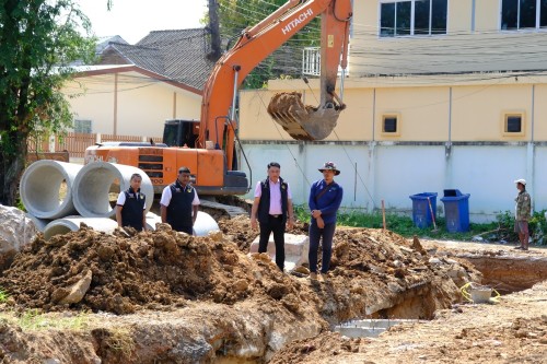 เทศบาลนครแม่สอด ลงพื้นที่ติดตามความคืบหน้า โครงการก่อสร้างกรมโยธาธิการและผังเมือง